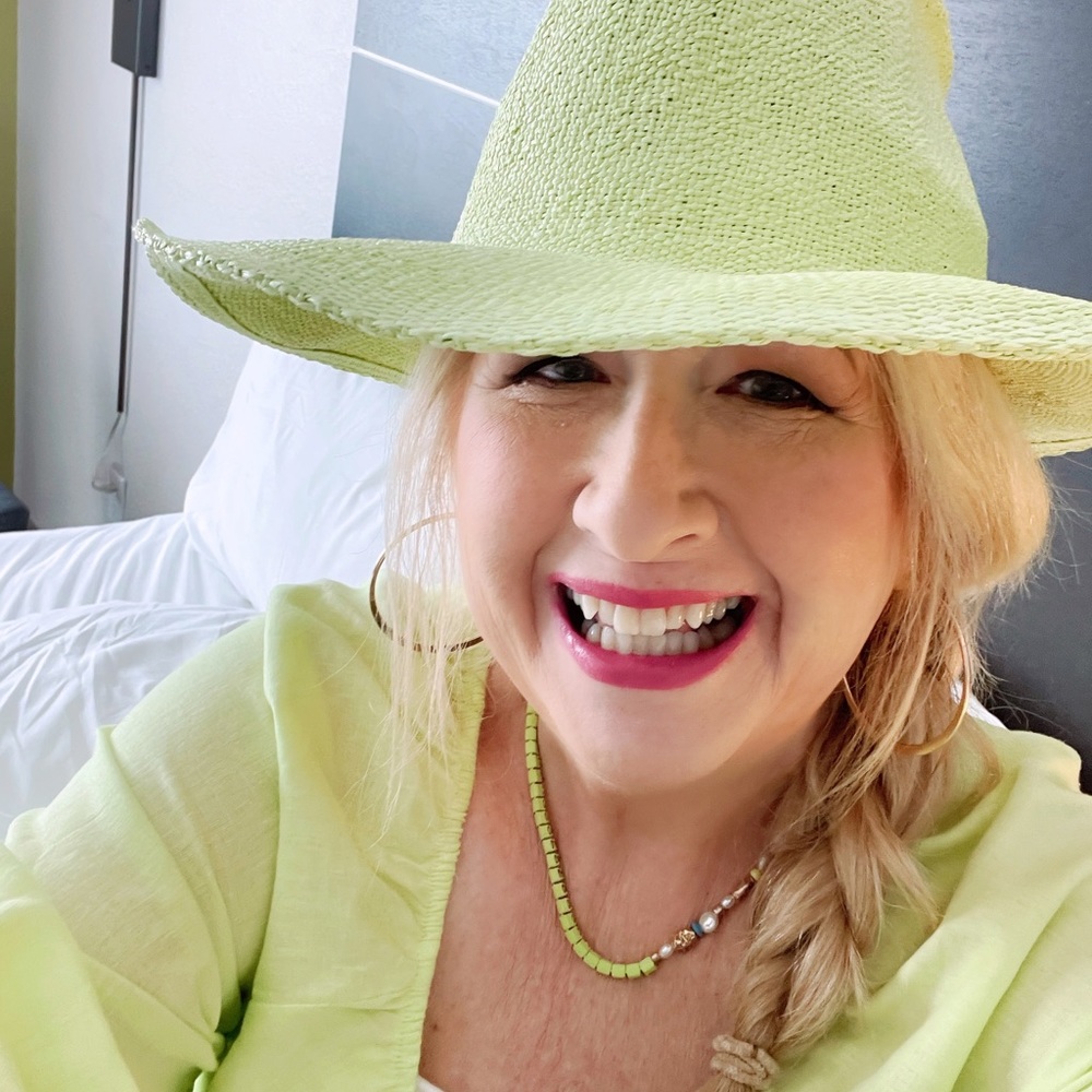 Meet your Posher, Valerie